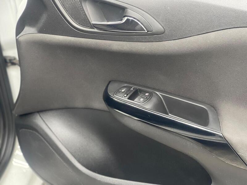 Vauxhall Corsa 1.4i ecoTEC Griffin Euro 6 3dr - U196