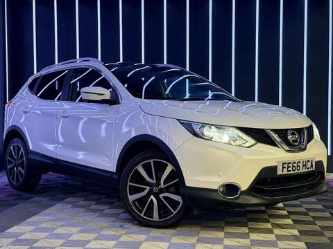 Nissan Qashqai MG ZS Exclusive SUV 1 Manual Petrol