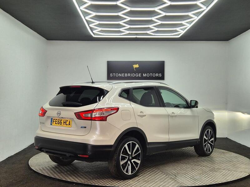 Nissan Qashqai 1.5 dCi Tekna 2WD Euro 6 (s/s) 5dr - U201