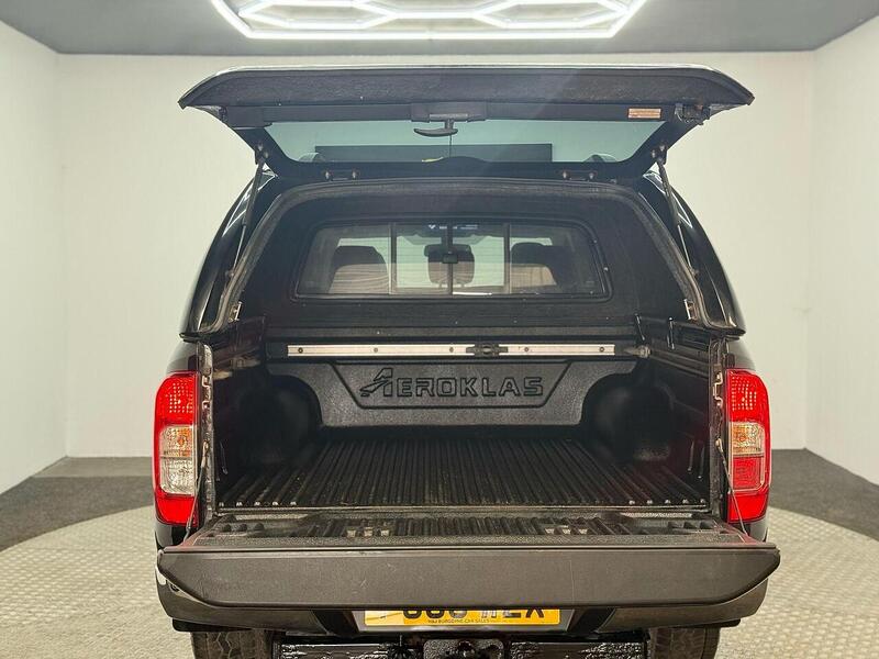 Nissan Navara 2.3 dCi Tekna Auto 4WD Euro 6 4dr - U202