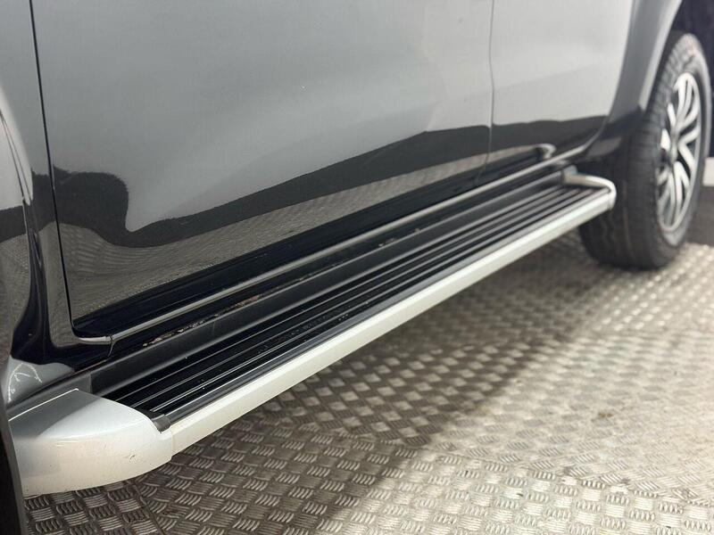 Nissan Navara 2.3 dCi Tekna Auto 4WD Euro 6 4dr - U202