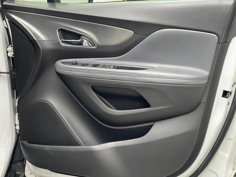 Vauxhall Mokka 1.6i SE 2WD Euro 6 (s/s) 5dr - U215