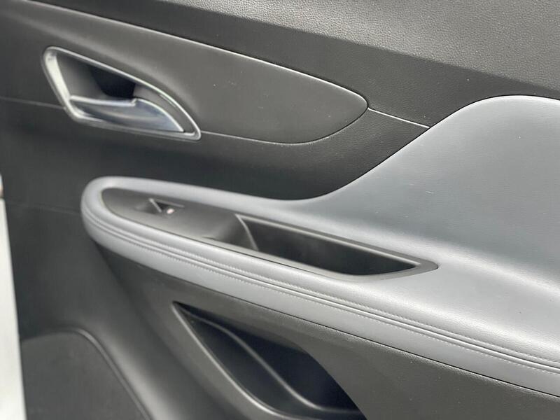 Vauxhall Mokka 1.6i SE 2WD Euro 6 (s/s) 5dr - U215