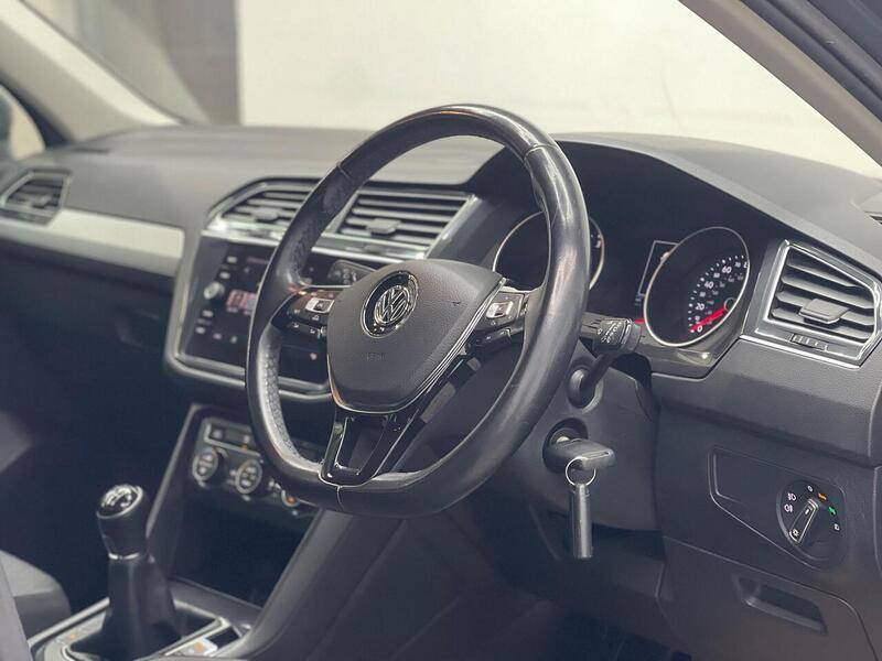 Volkswagen Tiguan 2.0 TDI SE Navigation Euro 6 (s/s) 5dr - U217