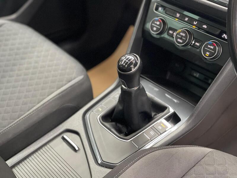 Volkswagen Tiguan 2.0 TDI SE Navigation Euro 6 (s/s) 5dr - U217