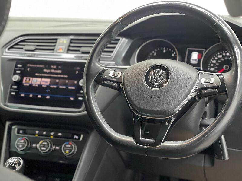 Volkswagen Tiguan 2.0 TDI SE Navigation Euro 6 (s/s) 5dr - U217