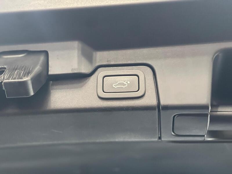 Land Rover Range Rover Evoque Range Rover Evoque Pure Tech SUV 2 Automatic Diesel - U221