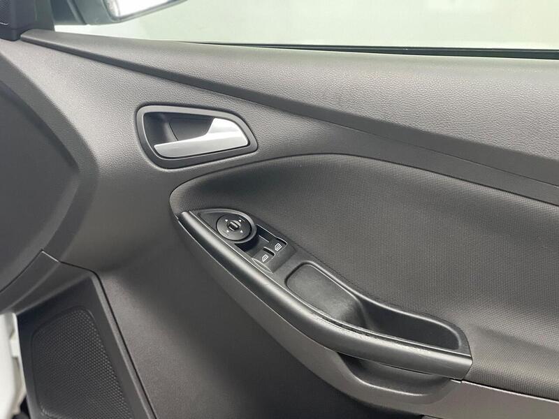 Ford Focus Focus 1.6 Zetec Powershift Euro 5 5dr - U223