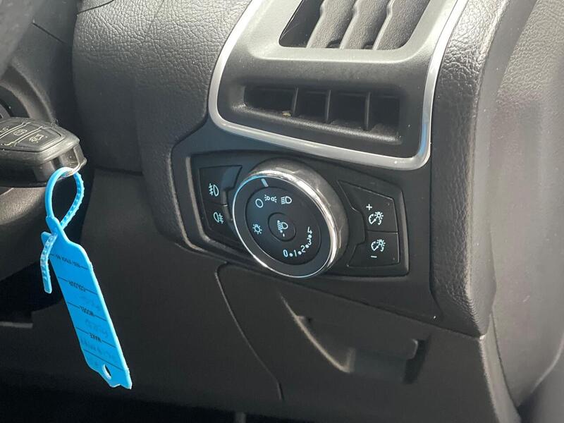 Ford Focus Focus 1.6 Zetec Powershift Euro 5 5dr - U223