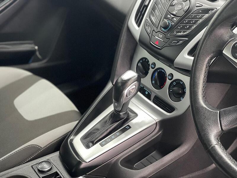 Ford Focus Focus 1.6 Zetec Powershift Euro 5 5dr - U223