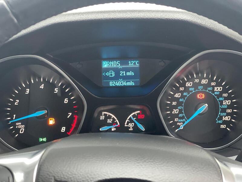 Ford Focus Focus 1.6 Zetec Powershift Euro 5 5dr - U223