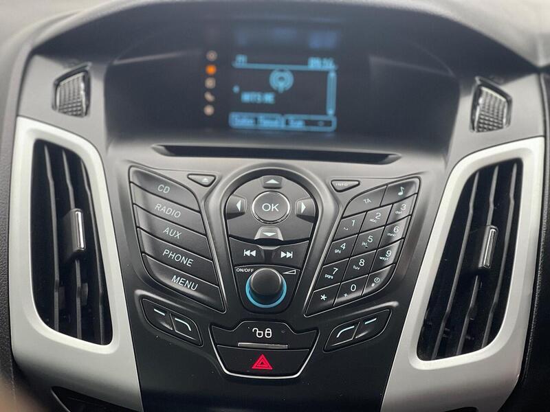 Ford Focus Focus 1.6 Zetec Powershift Euro 5 5dr - U223