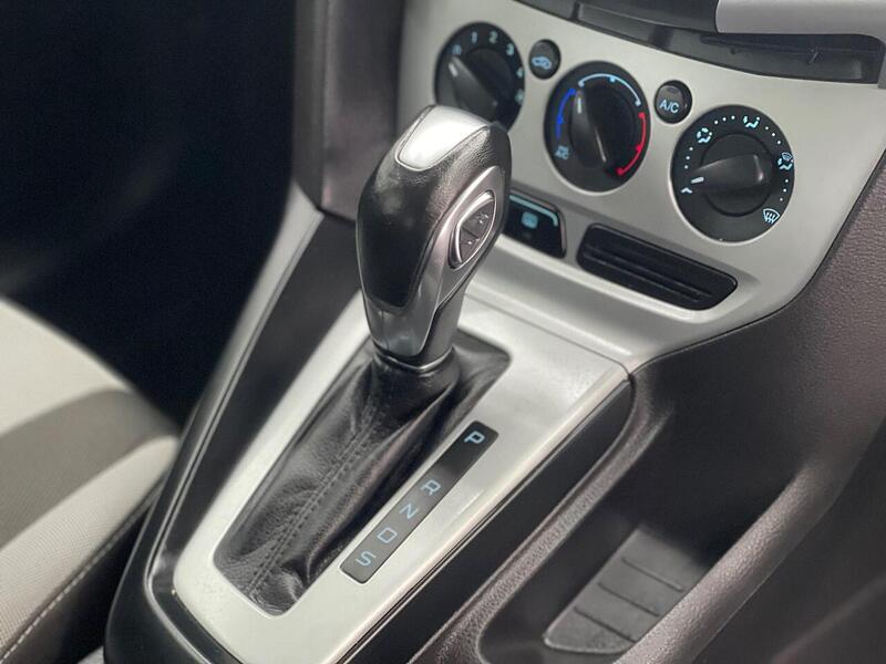 Ford Focus Focus 1.6 Zetec Powershift Euro 5 5dr - U223