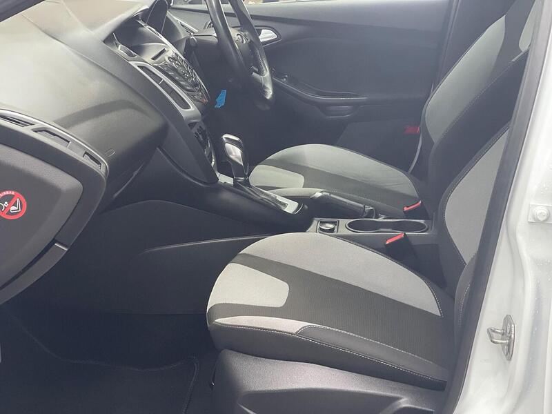 Ford Focus Focus 1.6 Zetec Powershift Euro 5 5dr - U223