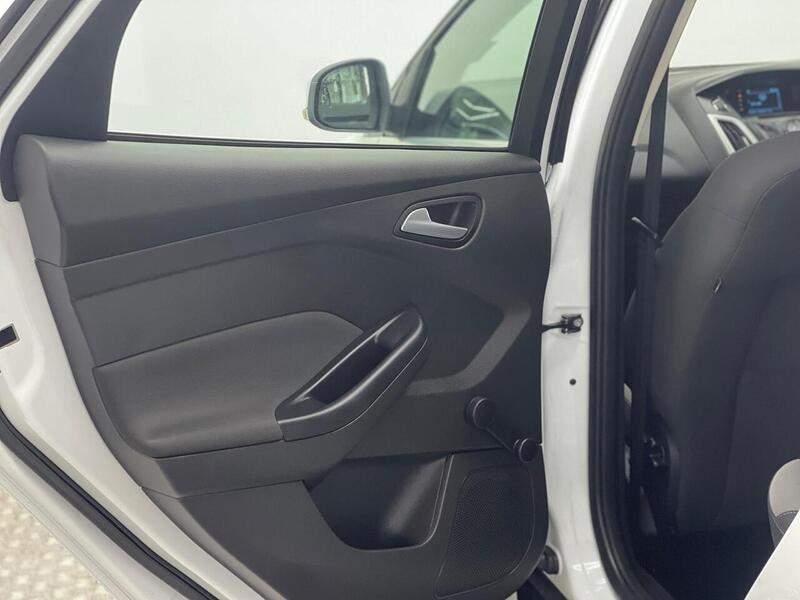 Ford Focus Focus 1.6 Zetec Powershift Euro 5 5dr - U223