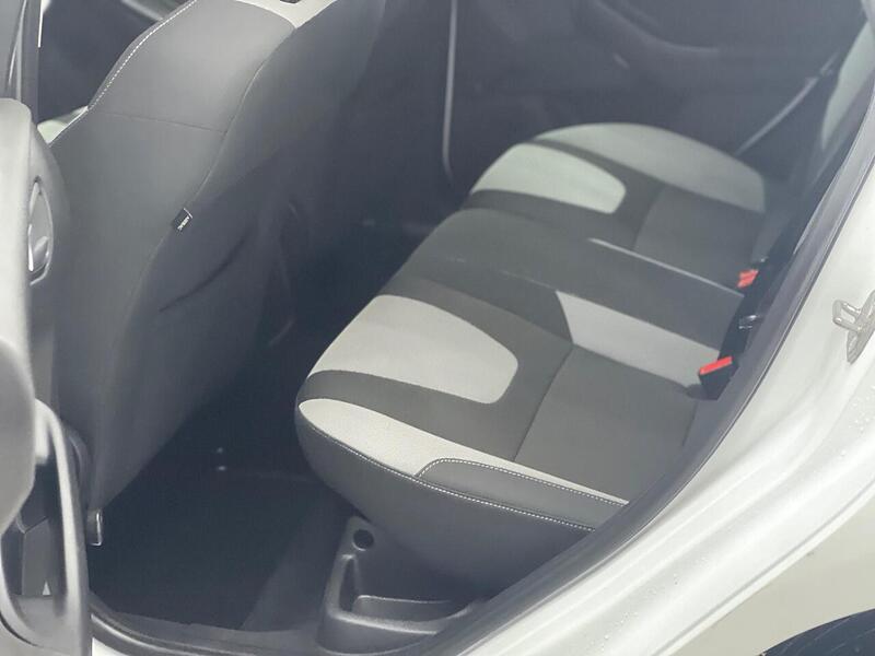 Ford Focus Focus 1.6 Zetec Powershift Euro 5 5dr - U223