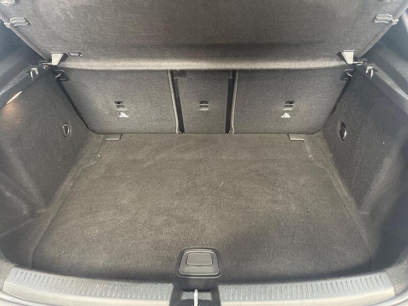 Mercedes-Benz A Class 1.5 A180d AMG Line (Premium) 7G-DCT Euro 6 (s/s) 5dr - U226