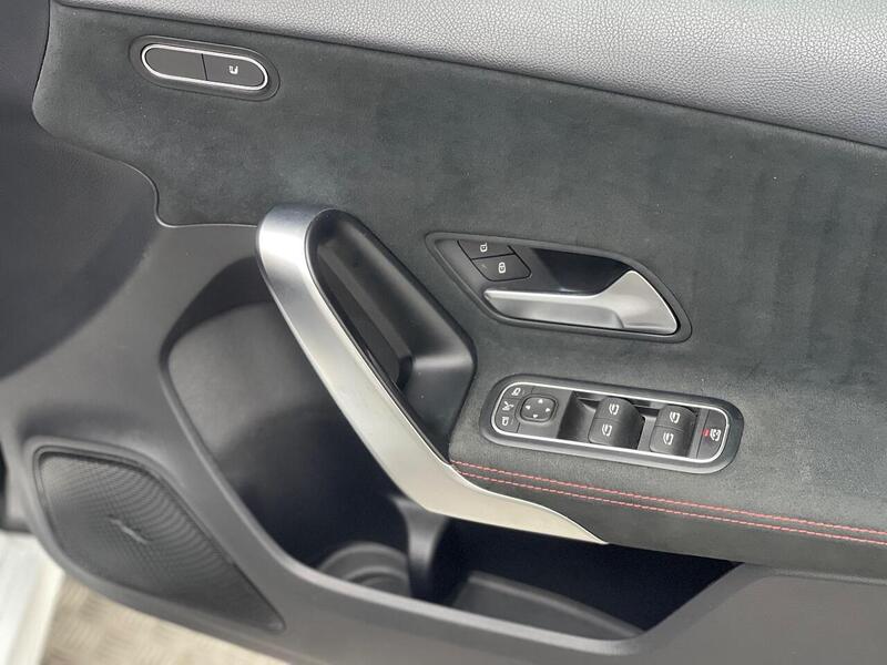 Mercedes-Benz A Class 1.5 A180d AMG Line (Premium) 7G-DCT Euro 6 (s/s) 5dr - U226