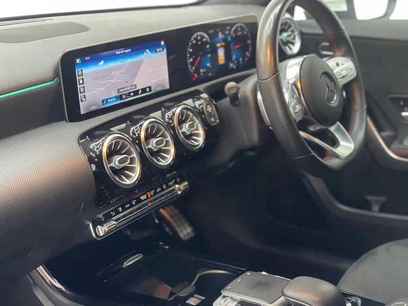 Mercedes-Benz A Class 1.5 A180d AMG Line (Premium) 7G-DCT Euro 6 (s/s) 5dr - U226