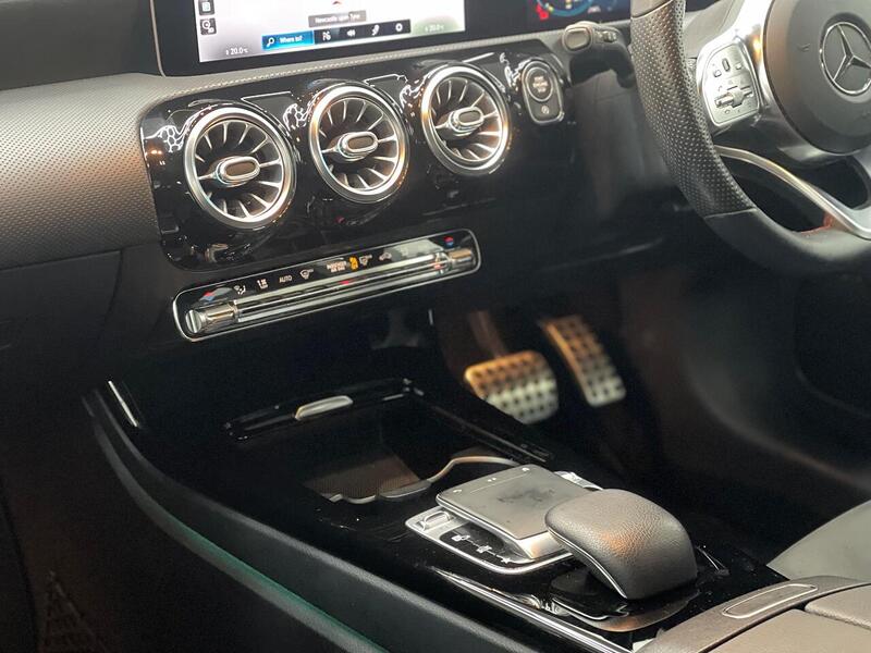 Mercedes-Benz A Class 1.5 A180d AMG Line (Premium) 7G-DCT Euro 6 (s/s) 5dr - U226