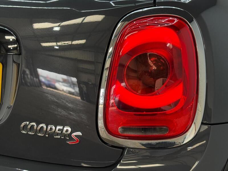 MINI Hatch 2.0 Cooper S Euro 6 (s/s) 3dr - U228
