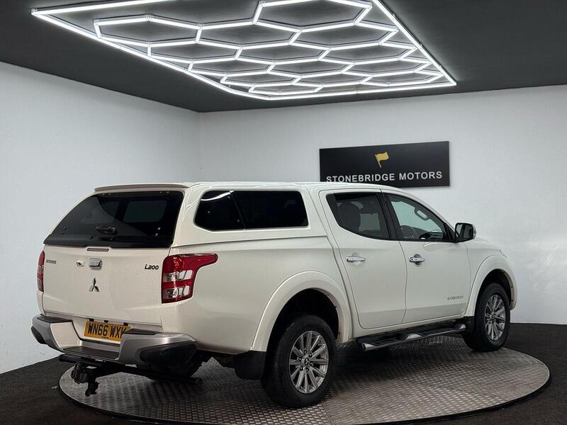 Mitsubishi L200 2.4 DI-D DC Warrior Auto 4WD Euro 5 4dr - U232