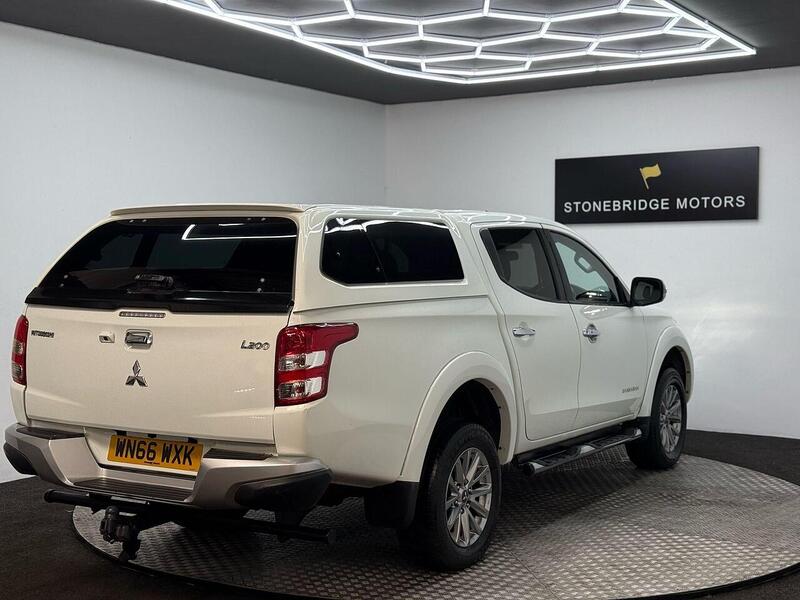 Mitsubishi L200 2.4 DI-D DC Warrior Auto 4WD Euro 5 4dr - U232