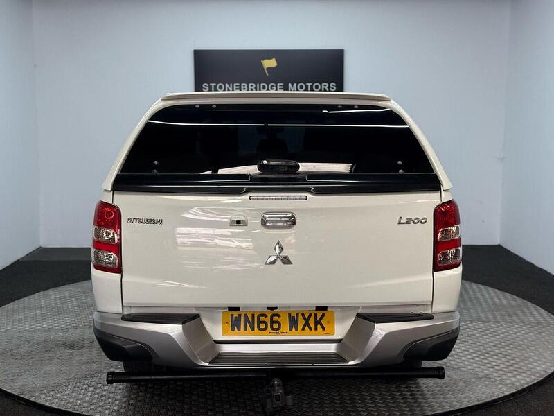 Mitsubishi L200 2.4 DI-D DC Warrior Auto 4WD Euro 5 4dr - U232