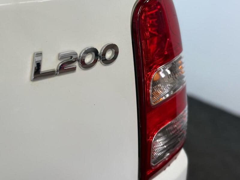 Mitsubishi L200 2.4 DI-D DC Warrior Auto 4WD Euro 5 4dr - U232