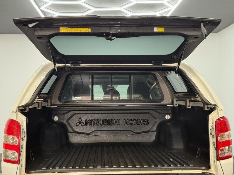 Mitsubishi L200 2.4 DI-D DC Warrior Auto 4WD Euro 5 4dr - U232