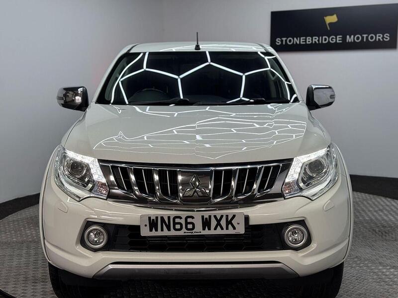 Mitsubishi L200 2.4 DI-D DC Warrior Auto 4WD Euro 5 4dr - U232