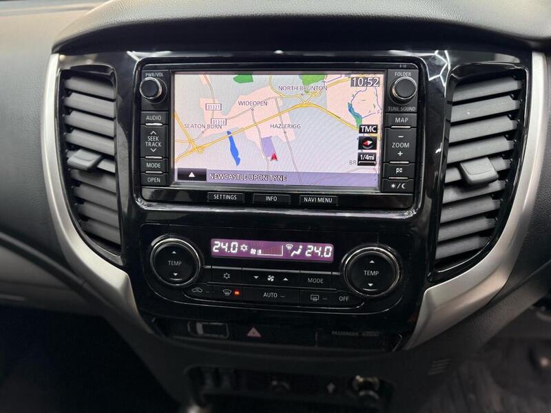 Mitsubishi L200 2.4 DI-D DC Warrior Auto 4WD Euro 5 4dr - U232