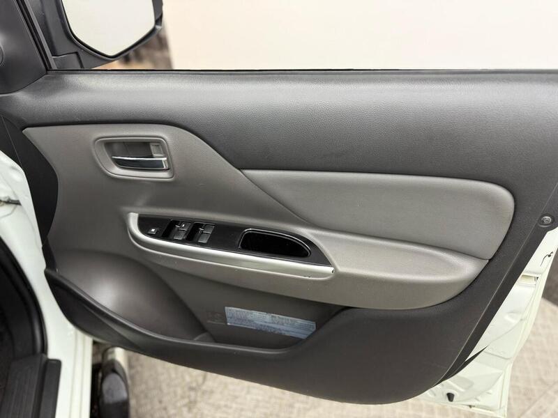 Mitsubishi L200 2.4 DI-D DC Warrior Auto 4WD Euro 5 4dr - U232