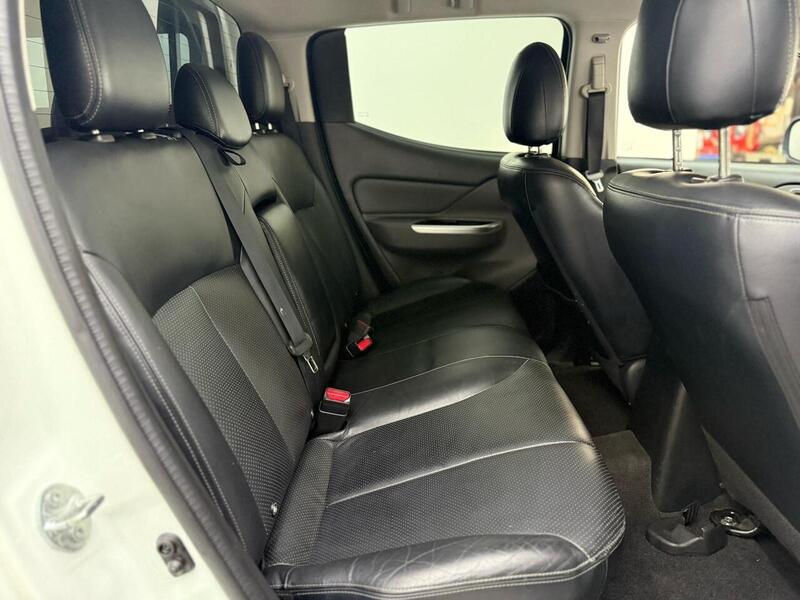 Mitsubishi L200 2.4 DI-D DC Warrior Auto 4WD Euro 5 4dr - U232