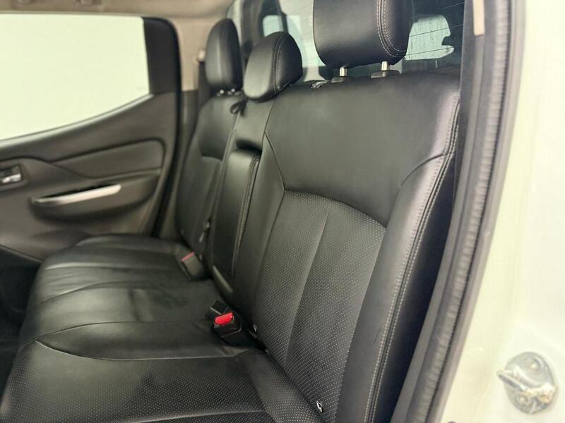 Mitsubishi L200 2.4 DI-D DC Warrior Auto 4WD Euro 5 4dr - U232