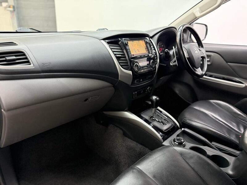 Mitsubishi L200 2.4 DI-D DC Warrior Auto 4WD Euro 5 4dr - U232