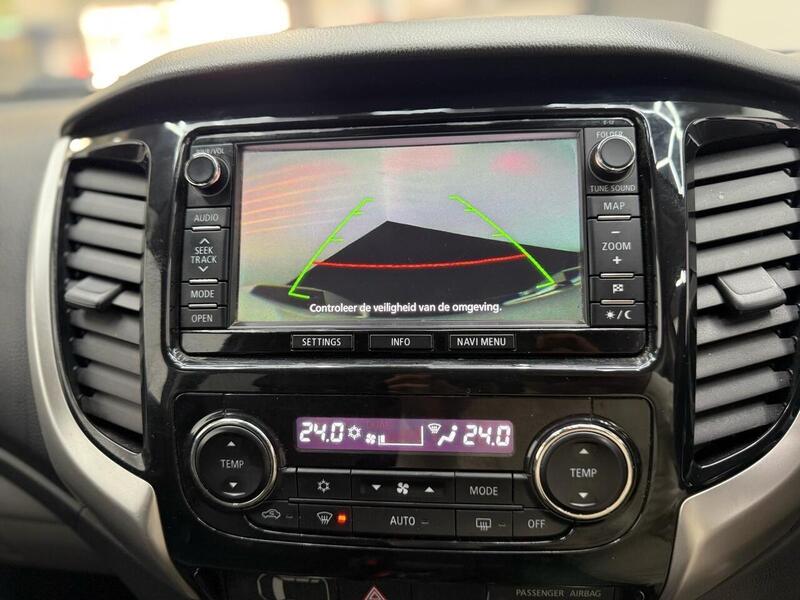 Mitsubishi L200 2.4 DI-D DC Warrior Auto 4WD Euro 5 4dr - U232