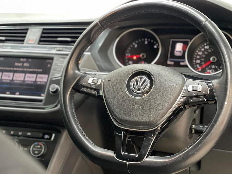 Volkswagen Tiguan 2.0 TDI BlueMotion Tech SE Navigation 4Motion Euro 6 (s/s) 5dr - U233