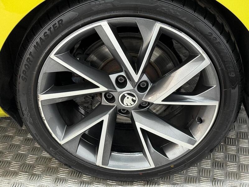 Skoda Superb 2.0 TDI SportLine DSG Euro 6 (s/s) 5dr - U241