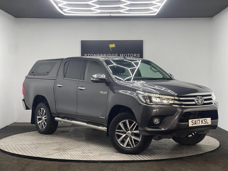 Toyota Hilux 2.4 D-4D Invincible 4WD Euro 6 4dr (TSS, 3.5t) - U251