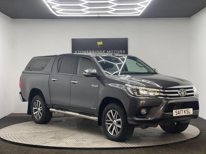 Toyota Hilux 2.4 D-4D Invincible 4WD Euro 6 4dr (TSS, 3.5t) - U251