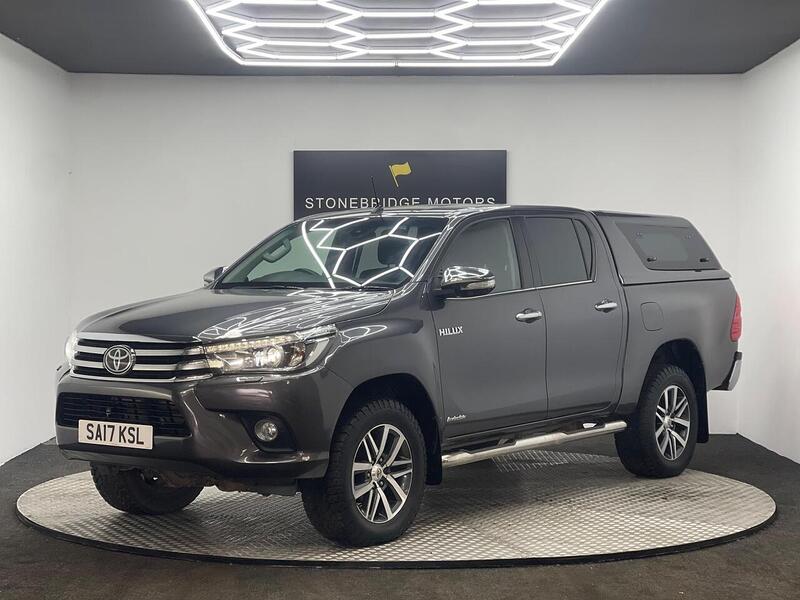 Toyota Hilux 2.4 D-4D Invincible 4WD Euro 6 4dr (TSS, 3.5t) - U251