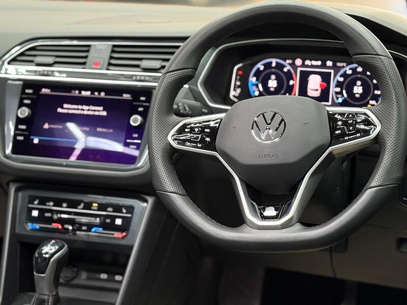 Volkswagen Tiguan 2.0 TDI R-Line DSG 4Motion Euro 6 (s/s) 5dr - U259