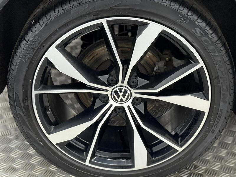 Volkswagen Tiguan 2.0 TDI R-Line DSG 4Motion Euro 6 (s/s) 5dr - U259