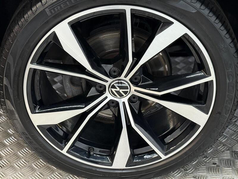 Volkswagen Tiguan 2.0 TDI R-Line DSG 4Motion Euro 6 (s/s) 5dr - U259