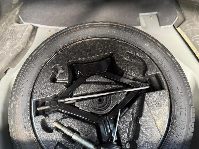 Volvo XC60 2.4 D4 R-Design Nav Auto AWD Euro 6 (s/s) 5dr - U262