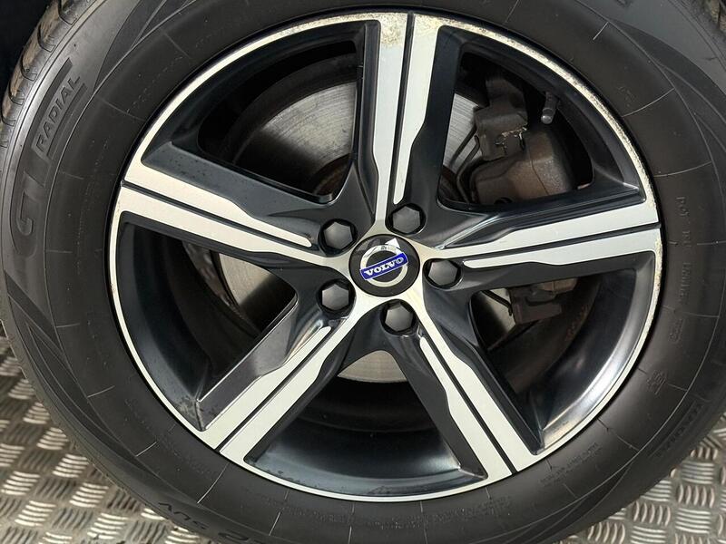 Volvo XC60 2.4 D4 R-Design Nav Auto AWD Euro 6 (s/s) 5dr - U262