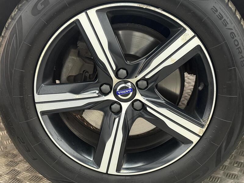 Volvo XC60 2.4 D4 R-Design Nav Auto AWD Euro 6 (s/s) 5dr - U262