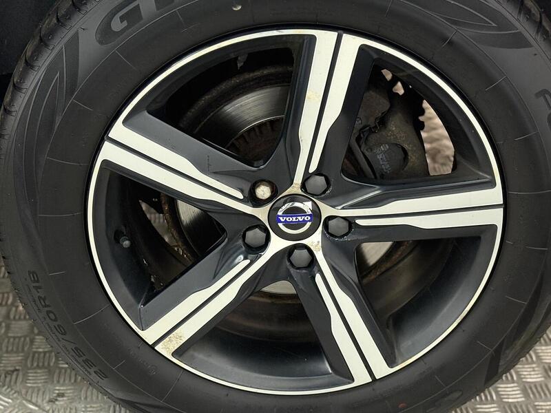 Volvo XC60 2.4 D4 R-Design Nav Auto AWD Euro 6 (s/s) 5dr - U262