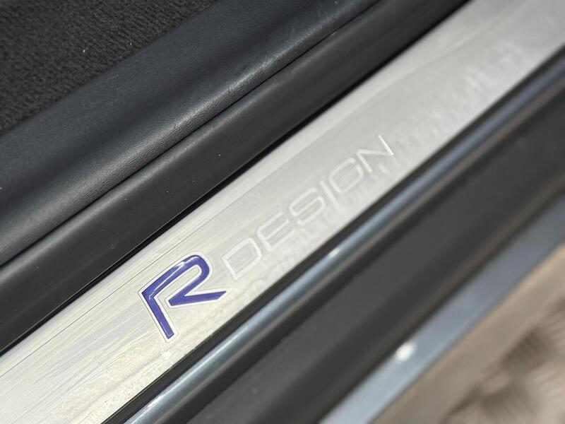 Volvo XC60 2.4 D4 R-Design Nav Auto AWD Euro 6 (s/s) 5dr - U262